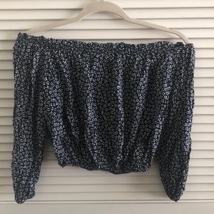 BRANDY💗MELVILLE Off-the-Shoulder Top!!